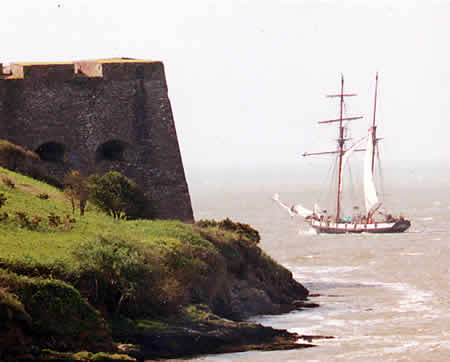 Recouvrance passing Charles Fort as it leaves Kinsale harbour on a gray, blustery afternoon in 2002.
